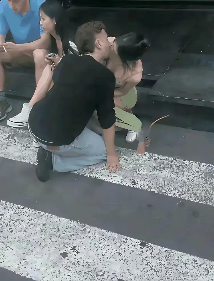 鬼佬围猎妙龄少女成功？