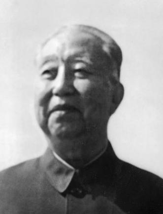华国锋退出领导岗位后，深居简出，很少露面，各种活动他都拒绝推脱了，可是1986年