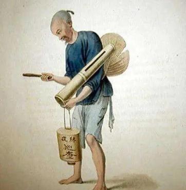 孙中山的父亲孙达成，他出生于一八一三年，广东人，他十六岁到澳门鞋店当学徒，三十二