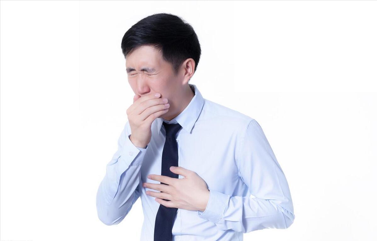 病房里人与人之间的关系微妙，短短几天都能吵出大架来
大家都是病人，一般住进病房后