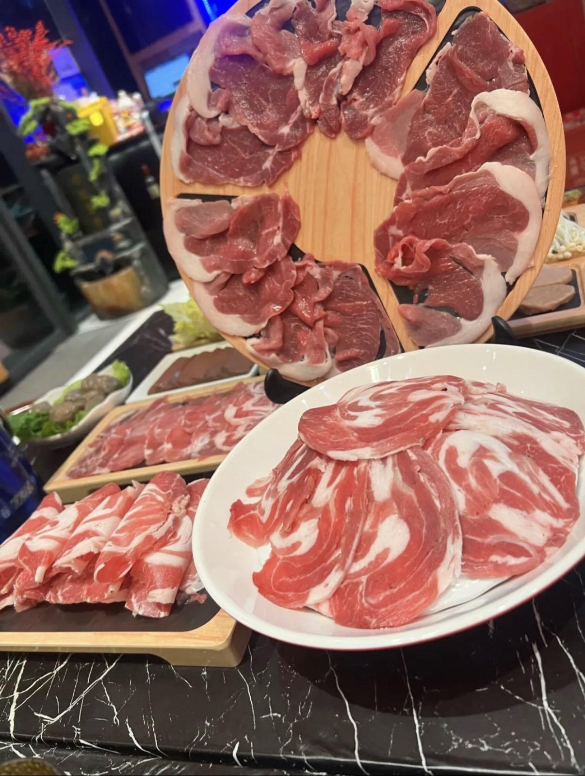 春香小馆.西北菜.烧烤酒馆。