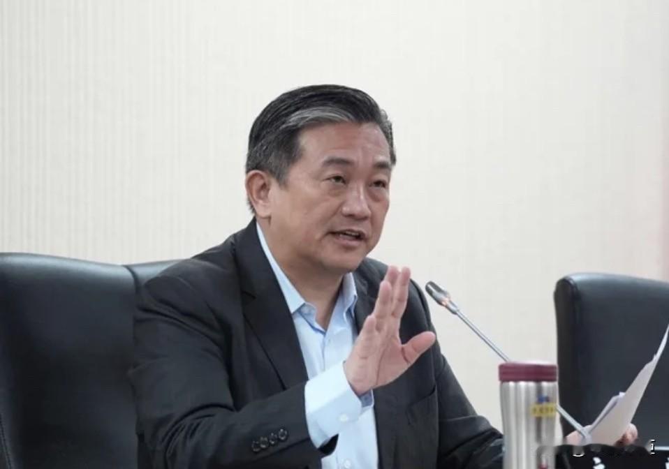 民进党立委王定宇，今（11日)在脸书发文叫嚣，主掌台军令的梅家树总长，面对日益严