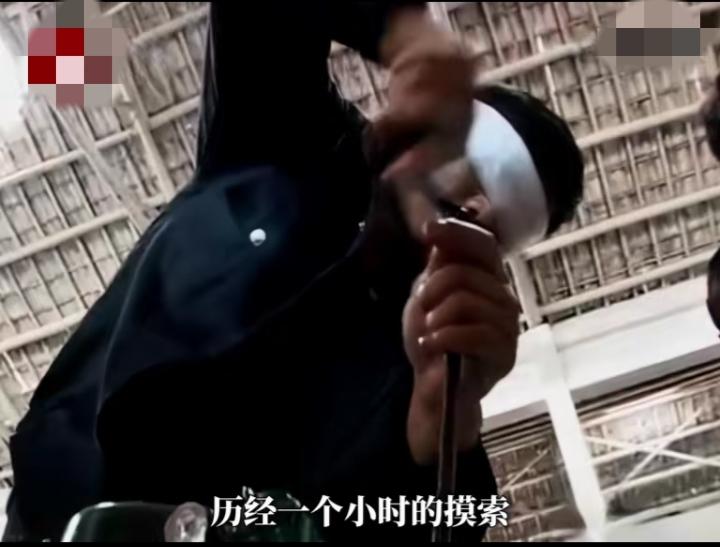 张雪真的太牛了！蒙眼装发动机，手艺直接刻进骨子里了！
 
张雪能把国产机车做到世