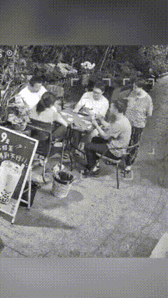 不得不说，老太婆真是福大命大，前世今生都积了德！