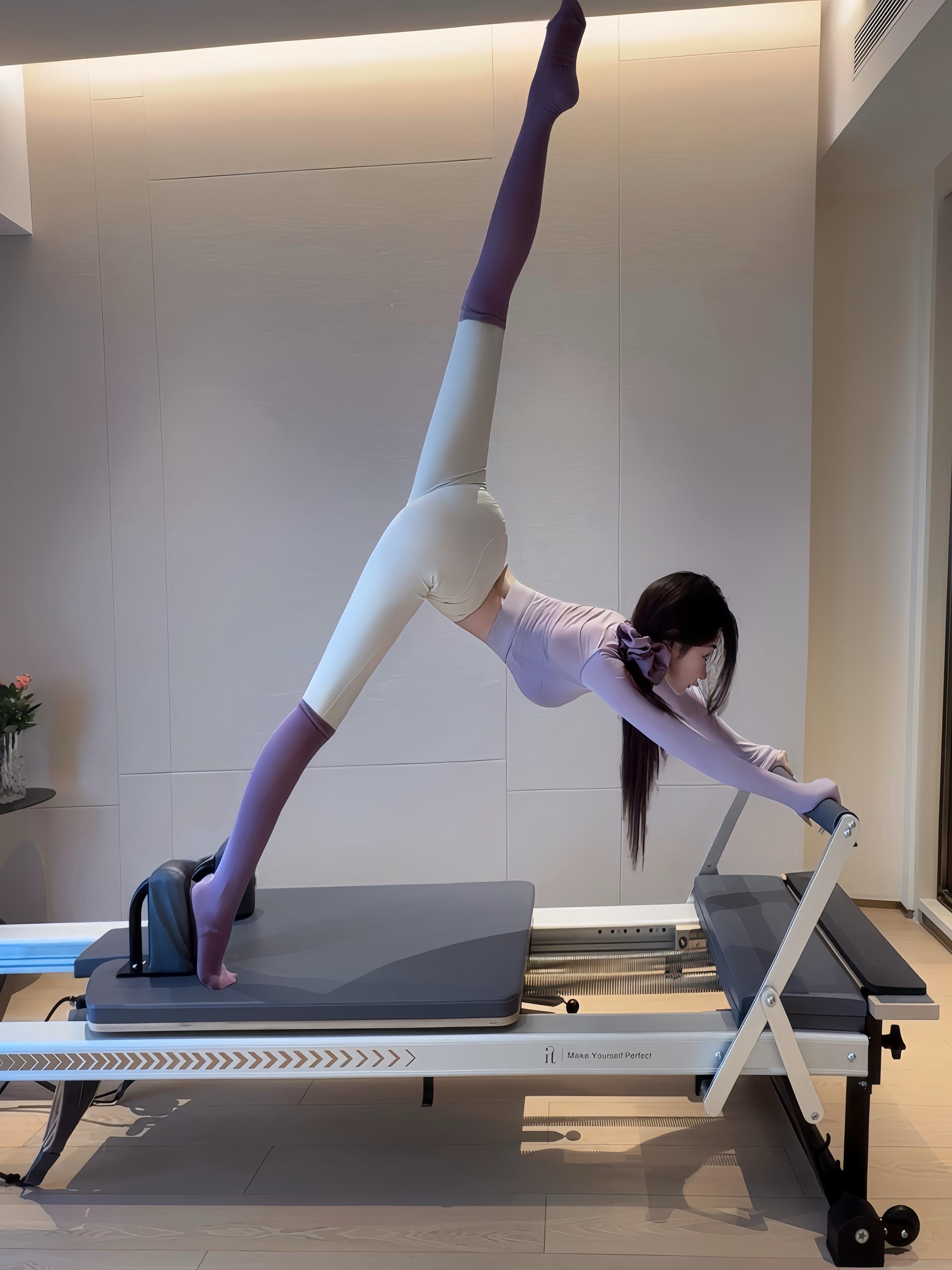 孕23w，居然还有马甲线！