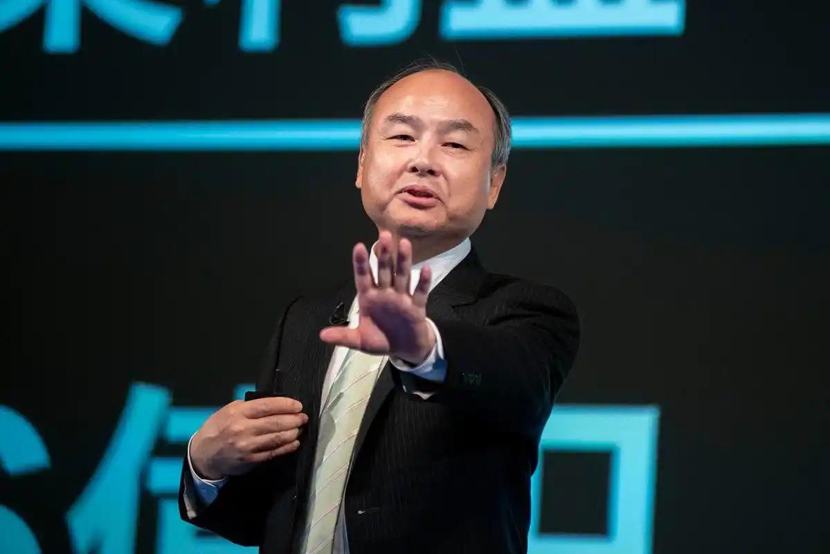 今天的科技圈，恐怕已经被孙正义在东京软银世界大会上的那场演讲彻底刷屏了。
 
麻