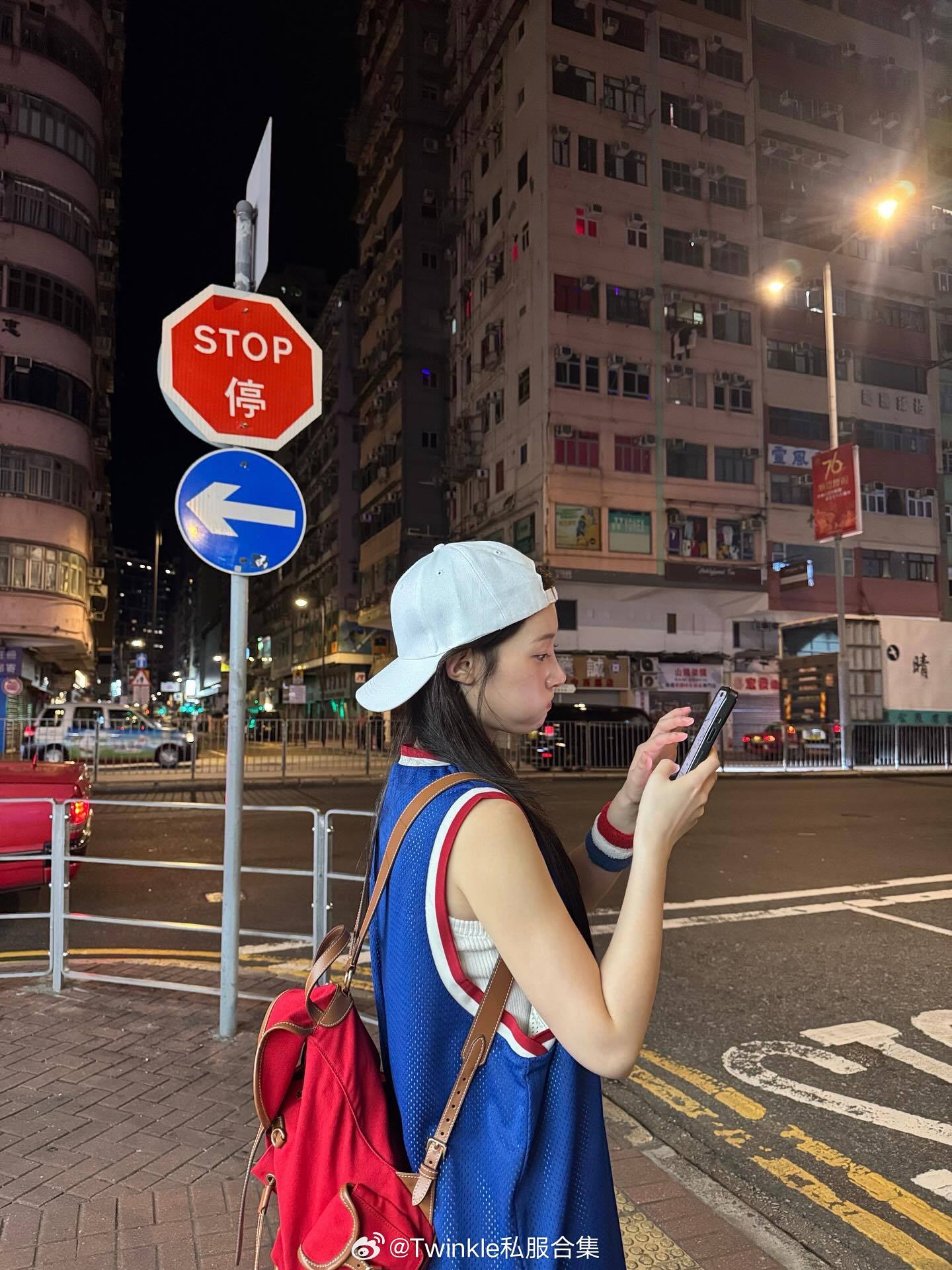 明星私服搭配[超话] 郑采妍HongKong ​​​