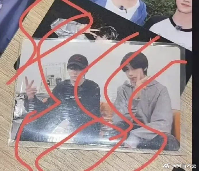 啊啊啊橹穆的隐藏卡居然这么敷衍吗哈哈哈 