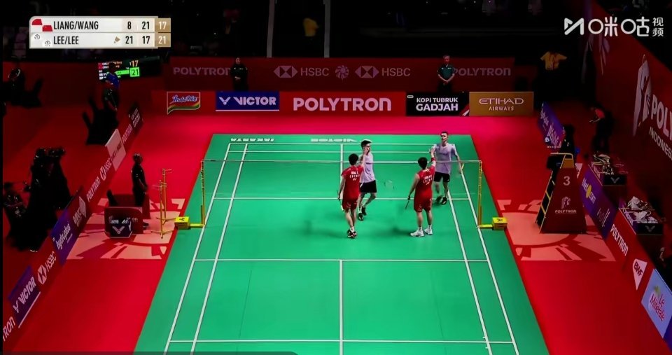 梁伟铿王昶1比2李芳至李芳任🏸梁王组合止步印尼赛首轮首局崩盘次局狂轰11-0仍