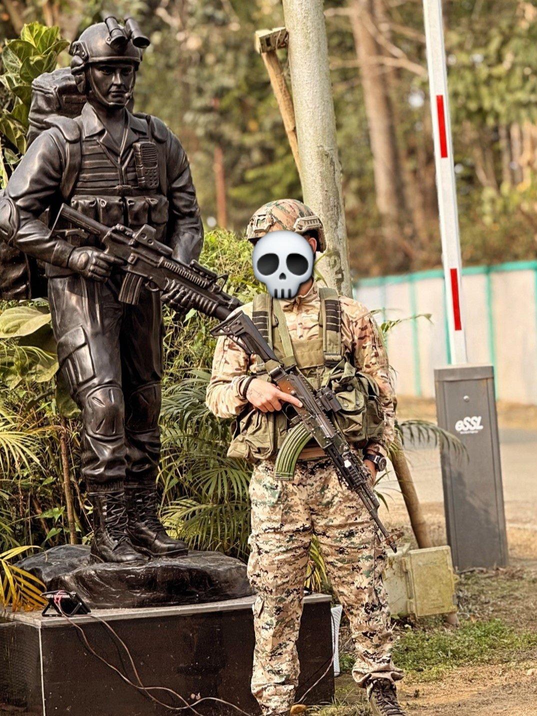 印度士兵AKM步枪与印度SSS公司 改装战术附件