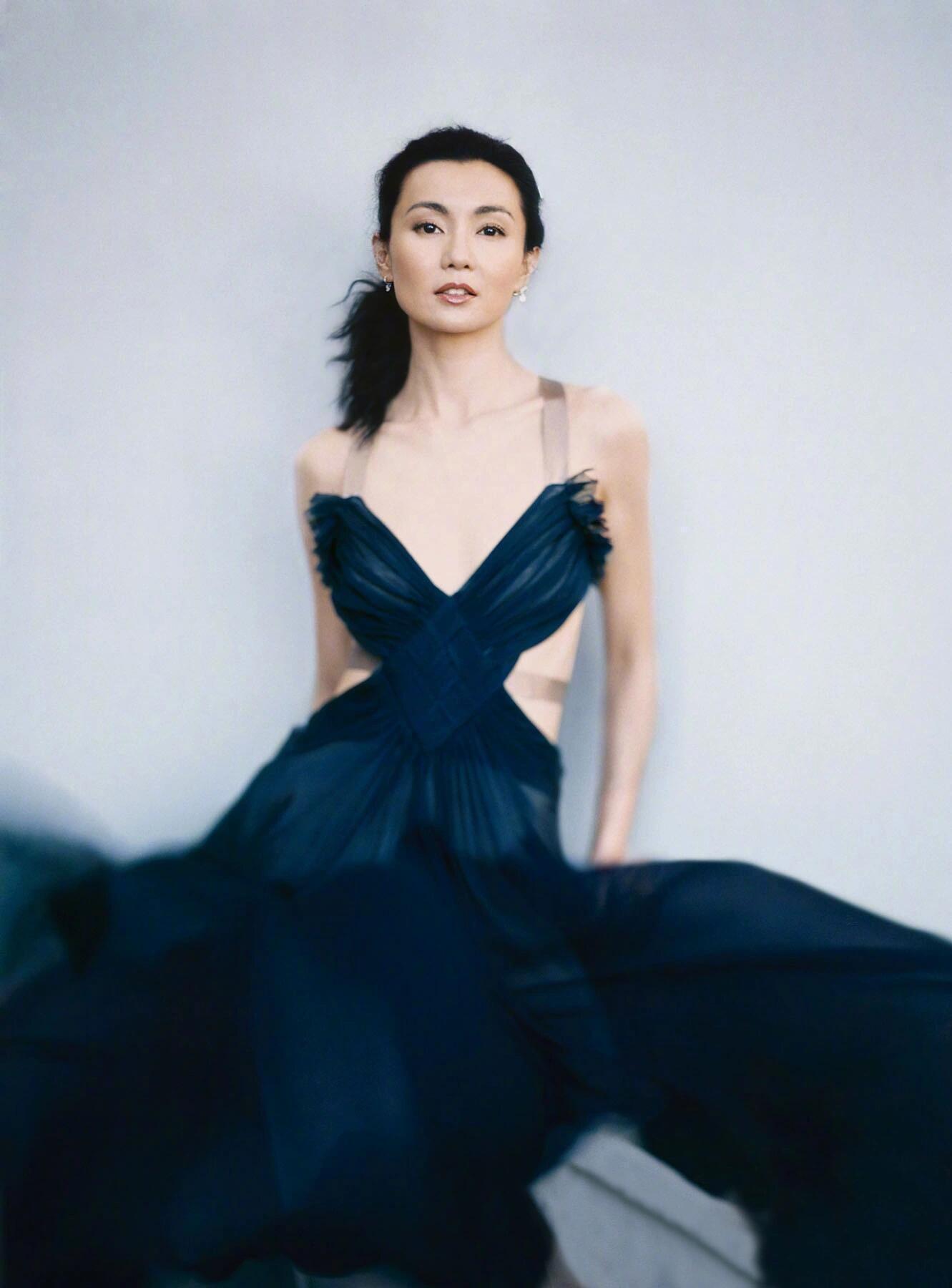 张曼玉在2006/2009年首登《VOGUE》中国版「银十金九」封面 ​​​