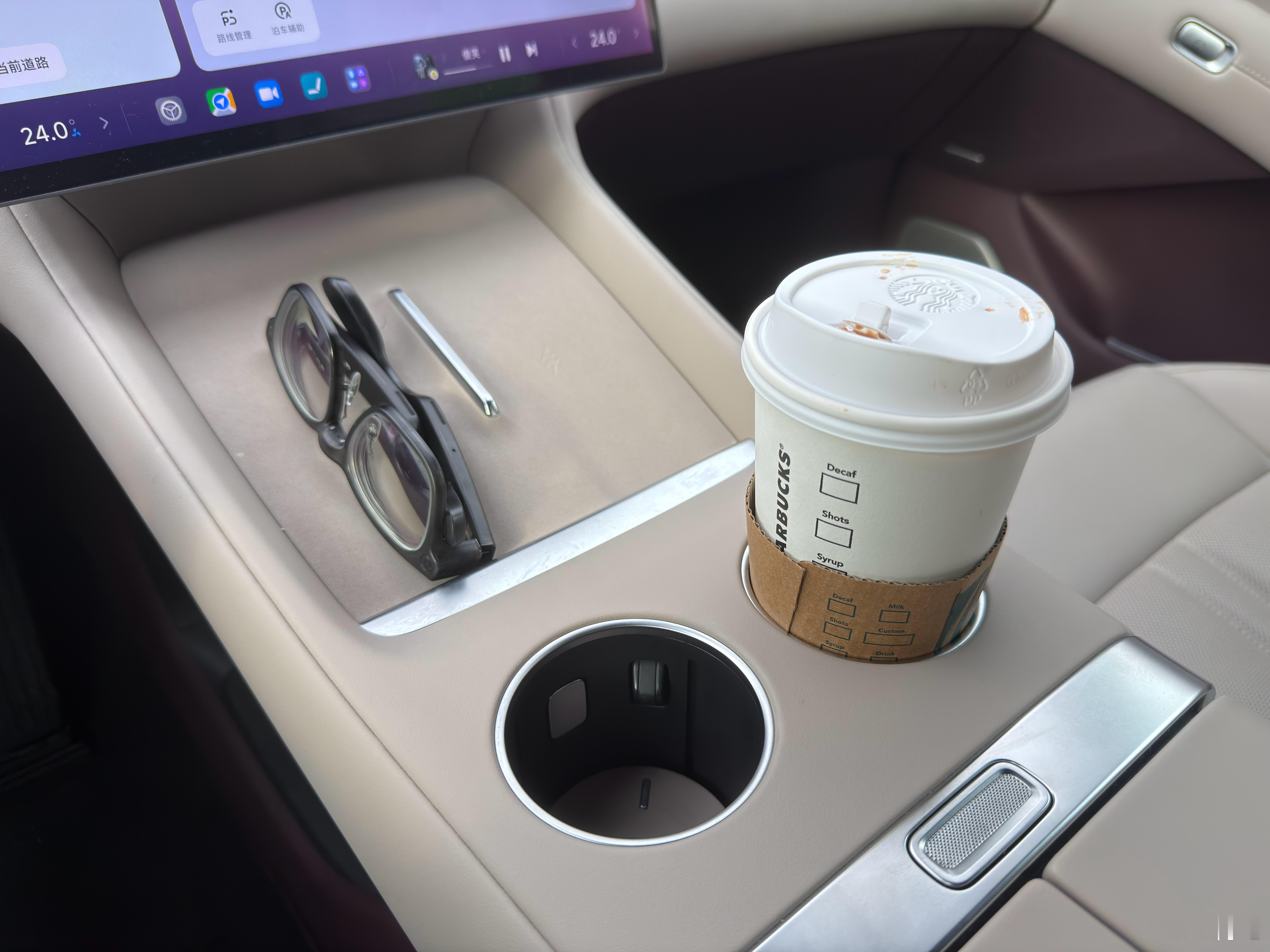 刚看到群里的消息，各位群友年前下单的理想Livis眼镜终于发货了………疑似「不可