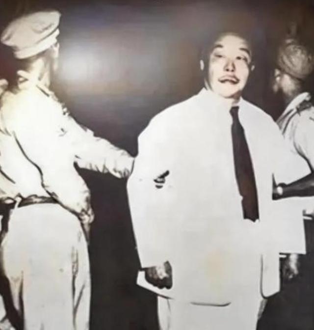 1950年6月18日， 国民党 上将 陈仪 被执行枪决，行刑前， 蒋鼎文 让士兵