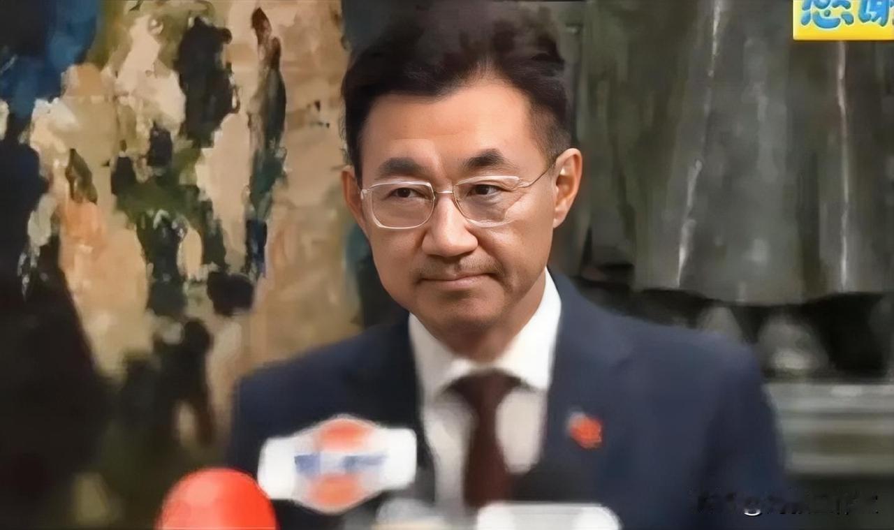 国民党台中候选人第一次协调失败，江启臣面露难堪，一脸的不屑。并公开施压郑丽文: 