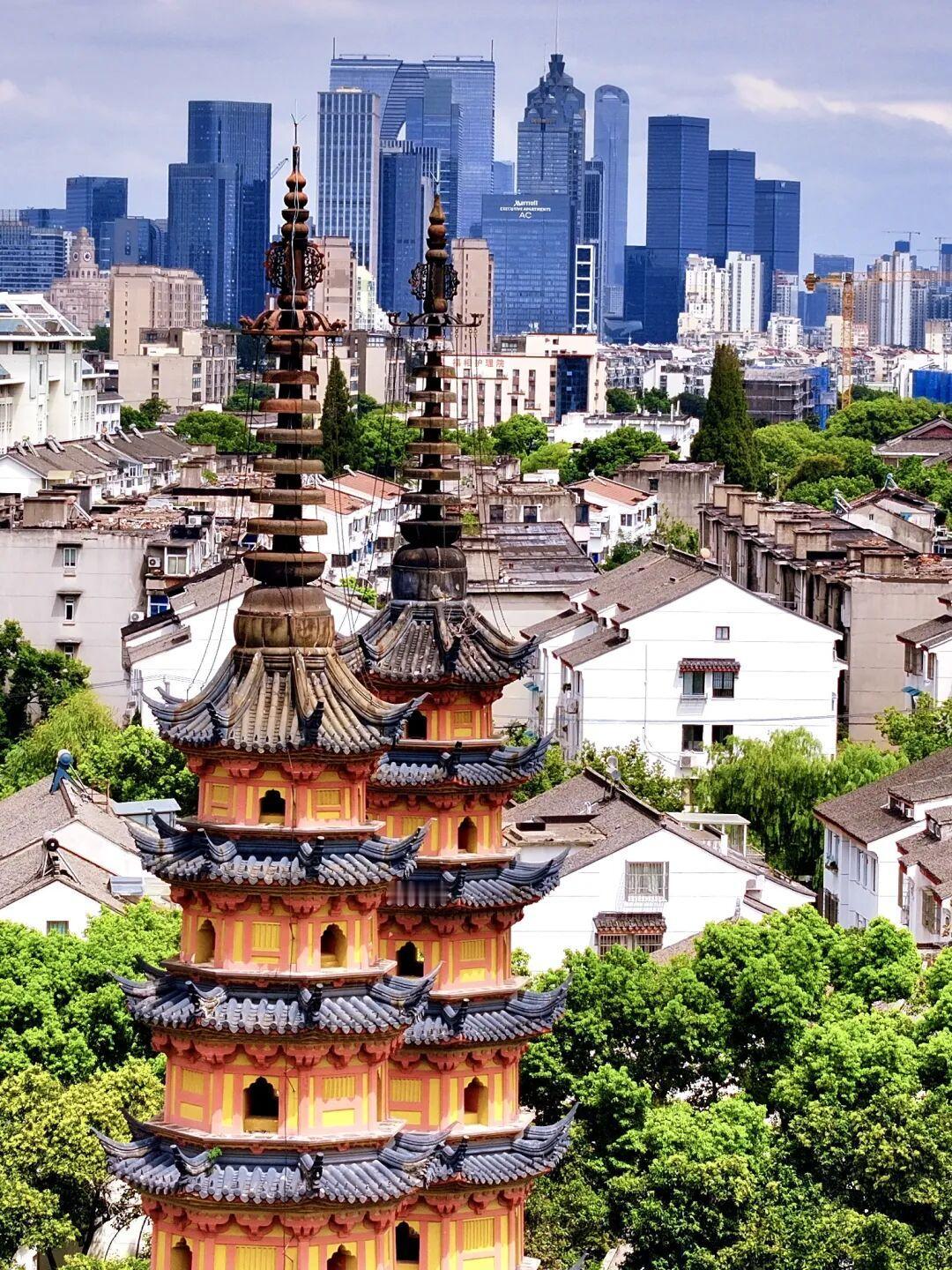 【老年跟团游有国标了】
        从2026年8月1日起，老年人跟团游有了