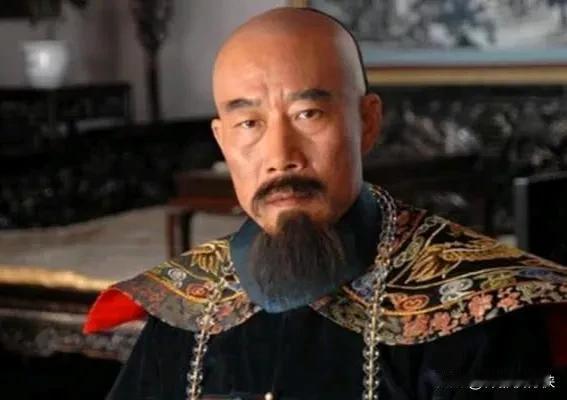 清末三大名臣，曾国藩，左宗棠，李鸿章。
曾国藩和左宗棠，老老实实出力，给清政府打