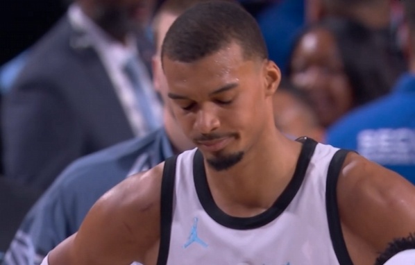 文班两场合砍33分8篮板3盖帽，但是世界队两连败出局。文班和华子就是未来NBA的