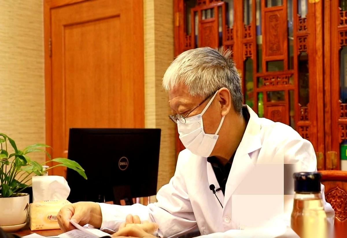 说句扎心的大实话，好多人蛋白尿3+，砸进去好几万，指标还是那个鬼样子。
反倒是那