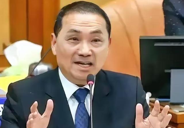 新北市长侯友宜语出惊人，称“两岸统一”、“九二共识”是国民党选举负资产。这是既要