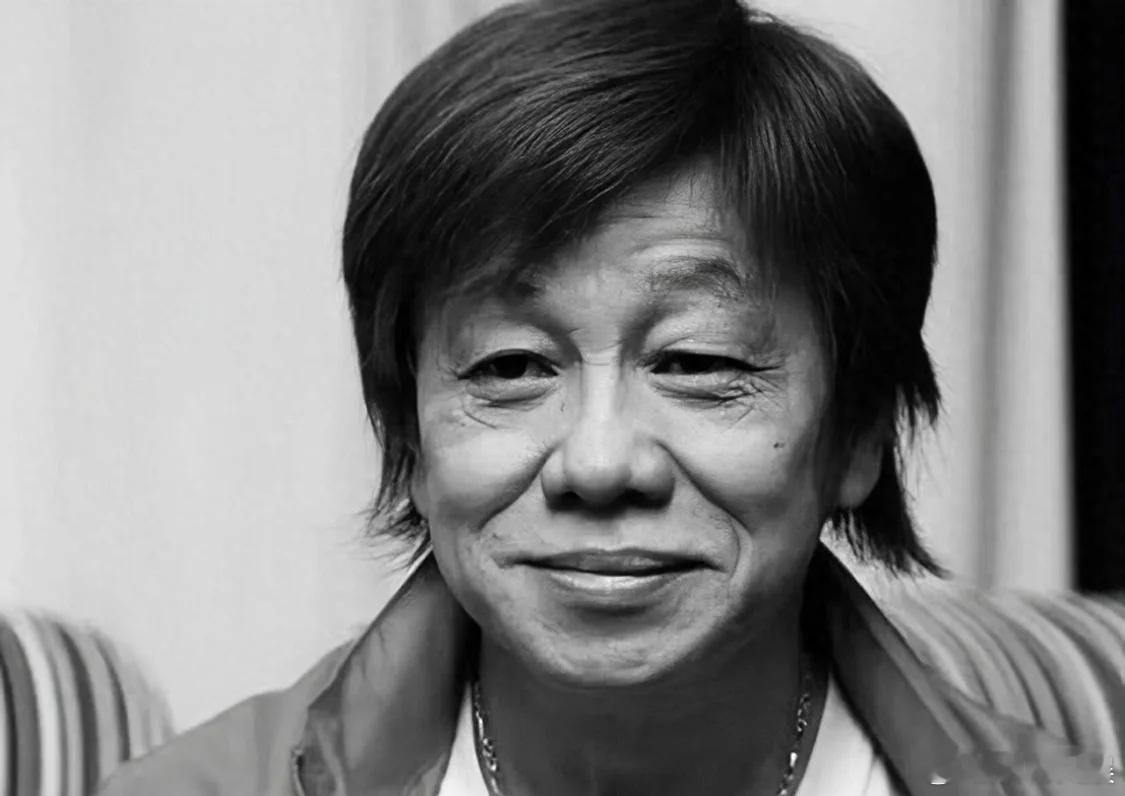 梁小龙去世原因公布梁小龙因心脏衰竭去世1月19日，香港动作特技演员公会受家属委托