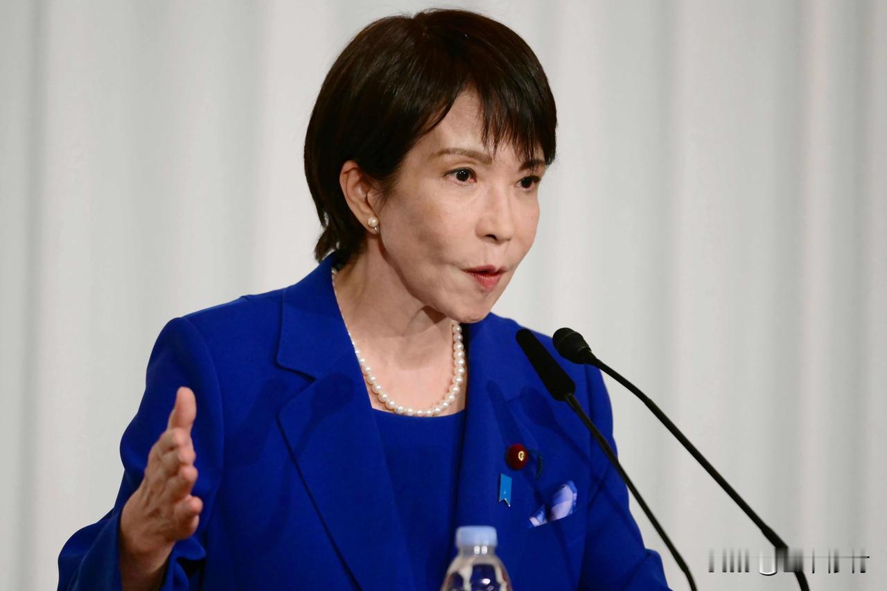 高市早苗作为日本首位女首相、极右翼代表人物，其政治生涯始终被执政根基不稳、历史认