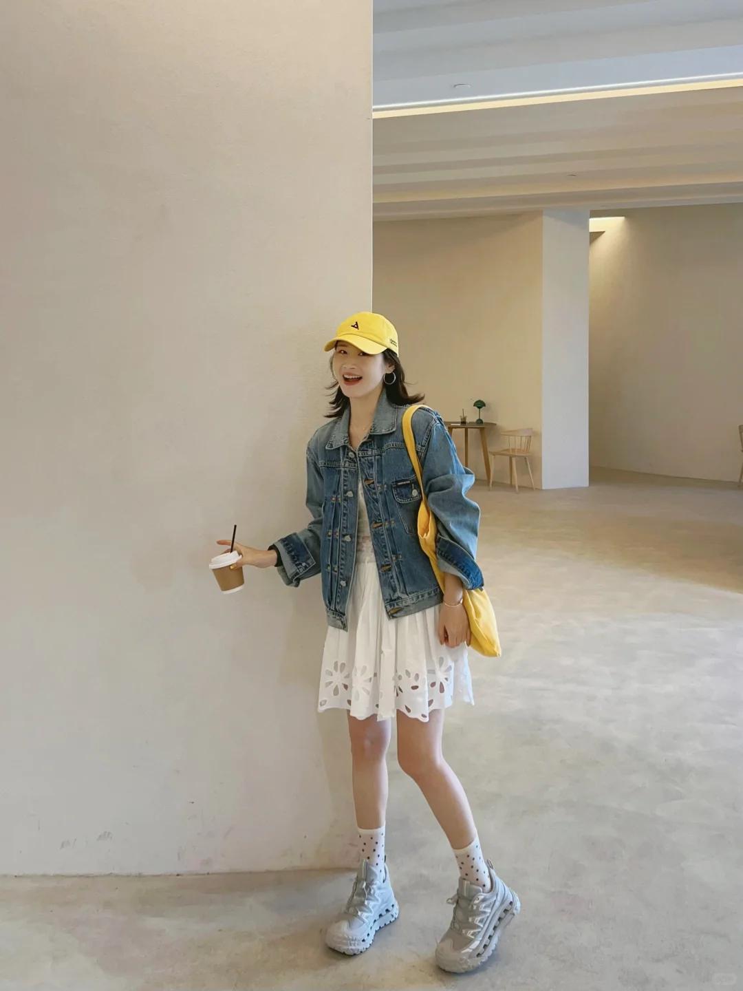 早春这样穿真的被追着问链接！硬朗牛仔邂逅柔美裙装，甜酷平衡术直接拉满💯
👔【