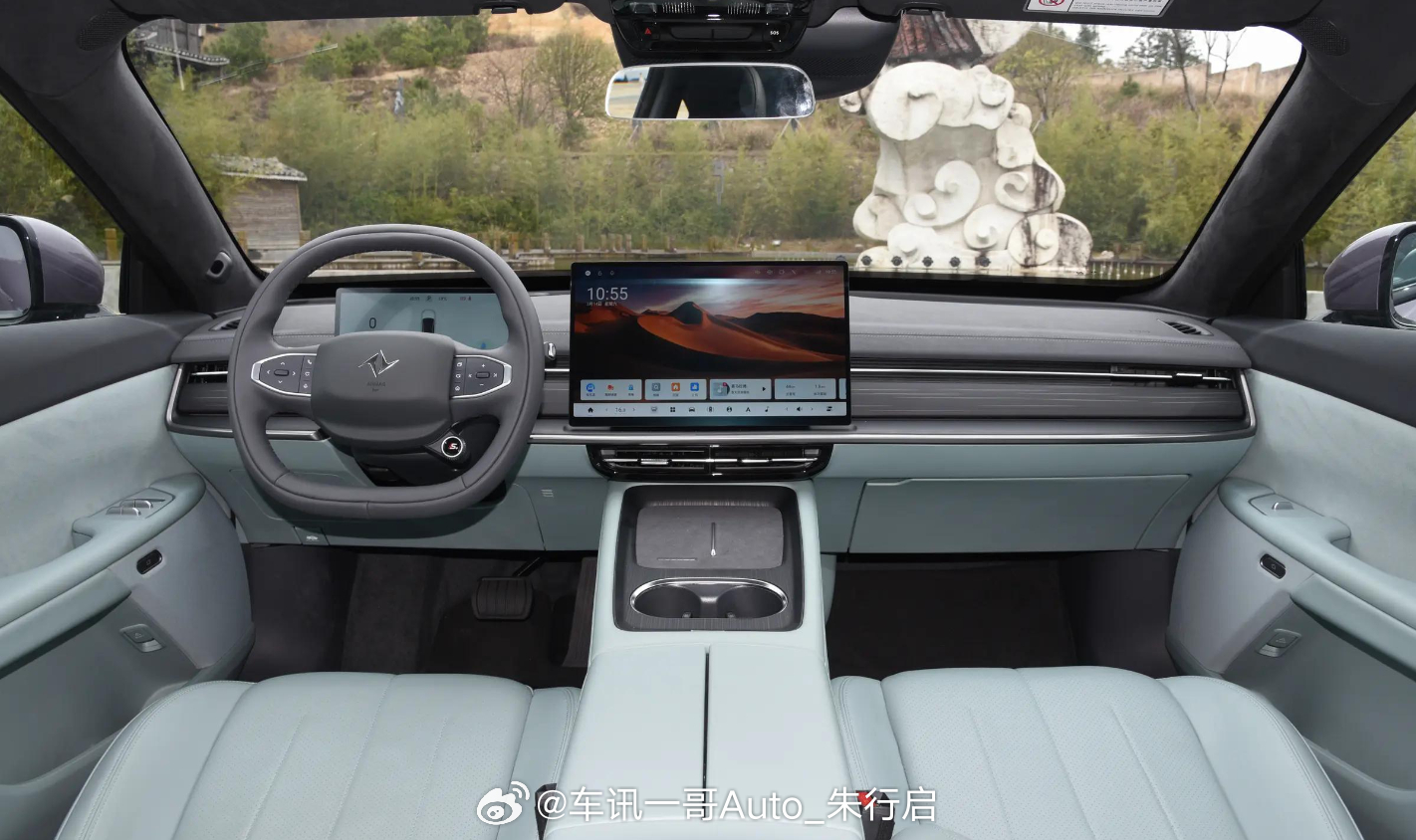 东风奕派007闪现版上市，14.49万，新车可以看做官方改装定制车型，配备无框车