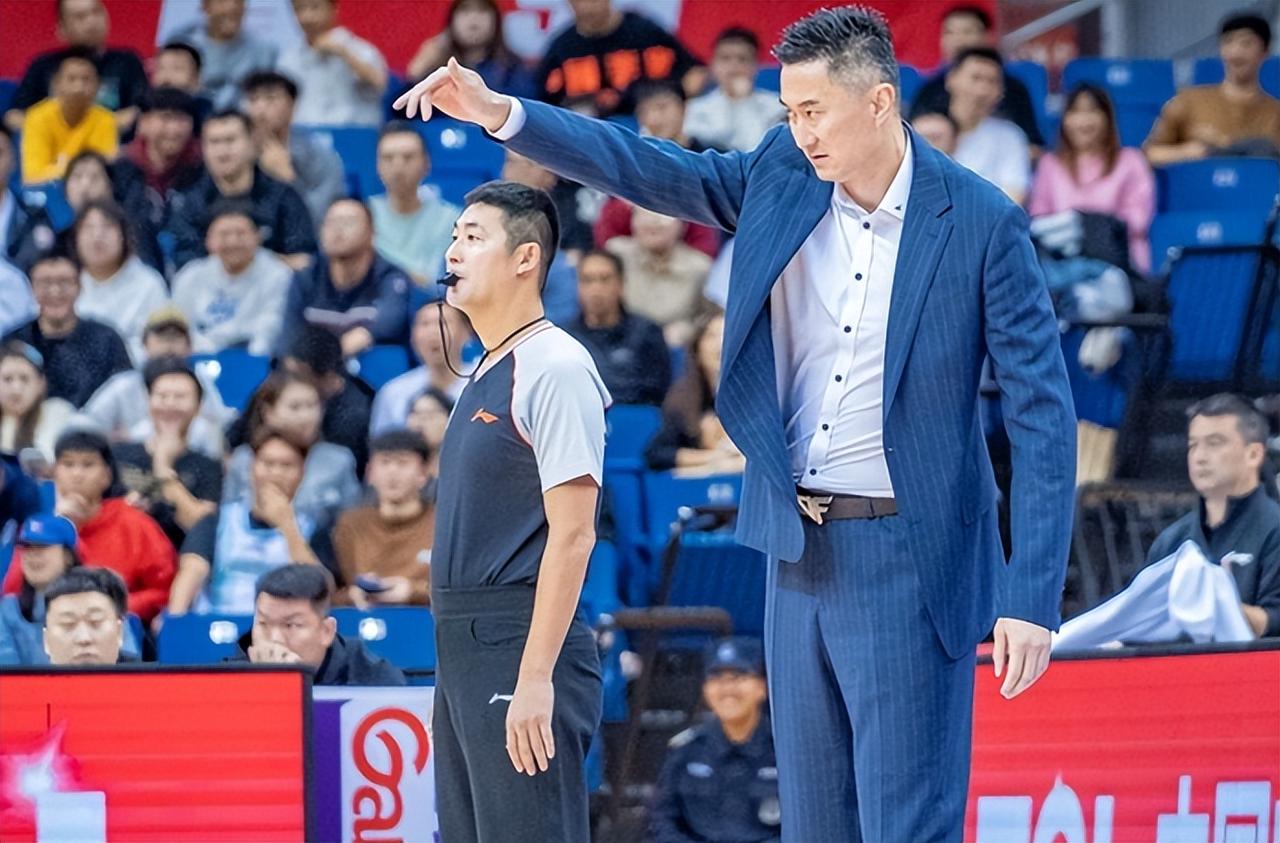 值得点赞！广东111-109胜青岛，杜锋指导两次“纠错”是关键
广东在缺少周琦和