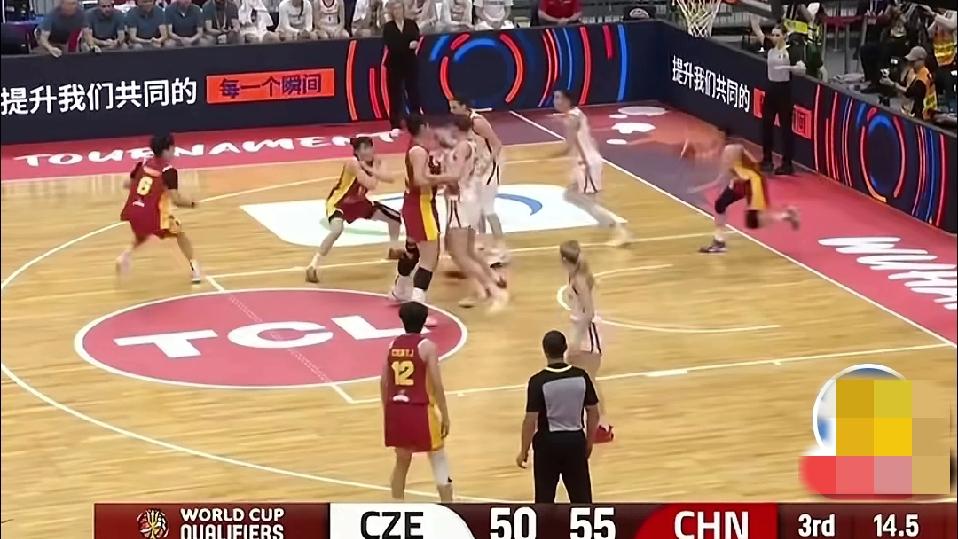 由王思雨“击背传球”想到的——让你的脑子多根弦
        这两天，中国女篮