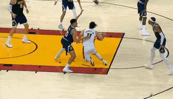 这是本赛季葵花宝典式的一脚
这一脚直接改变了本赛季联盟格局
这一脚直接改变了很多