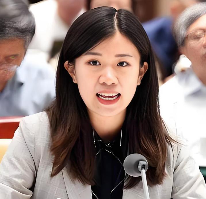 刘明侦，天才少女，超级学霸，剑桥大学硕士，牛津大学博士，25岁当上国内顶尖985