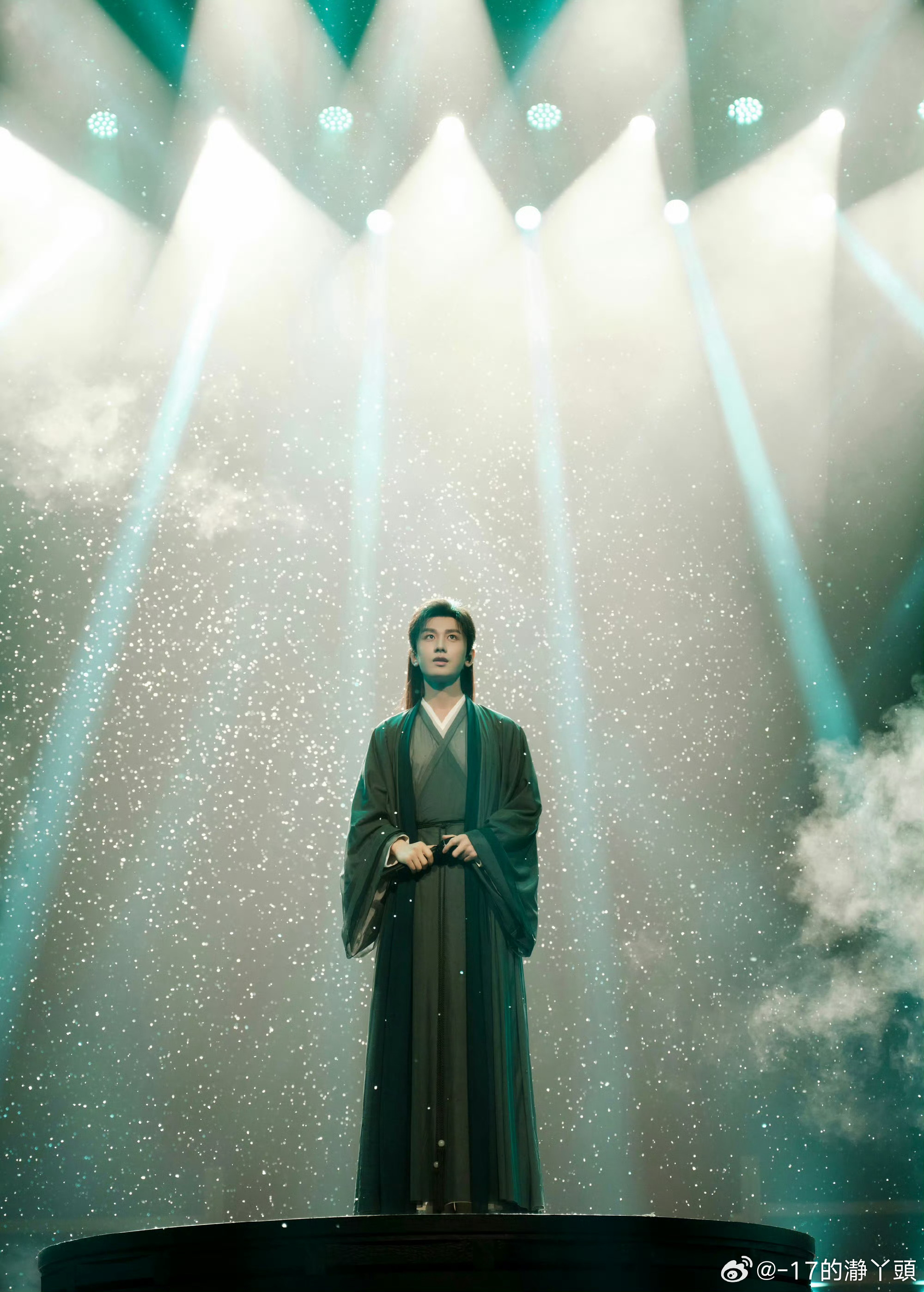 成毅长安二十四计cy成毅谢淮安成毅在演艺道路上不断乘风破浪，挑战自我。从默默无闻