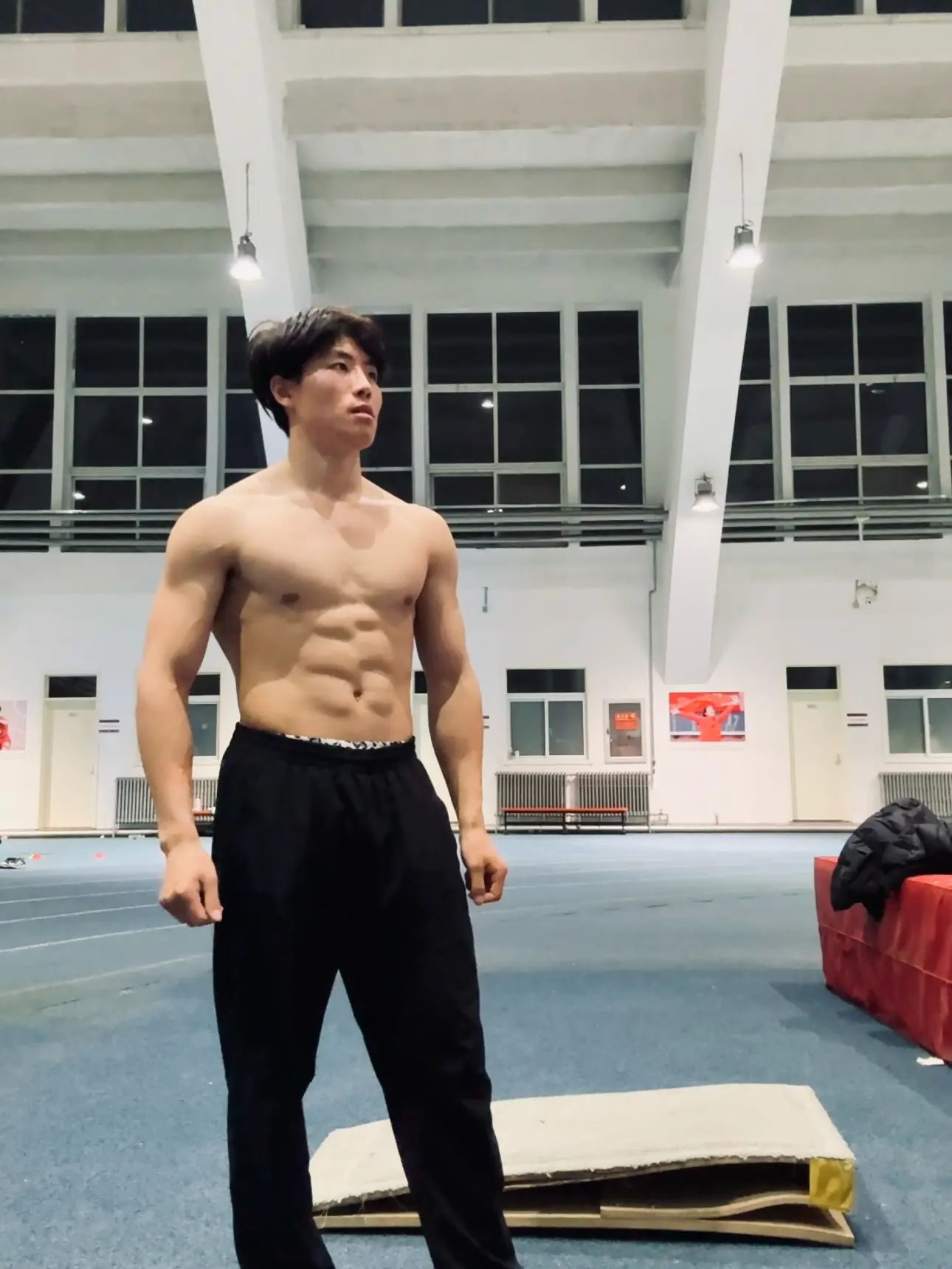 钻石只不过是一块坚持到底的煤炭.