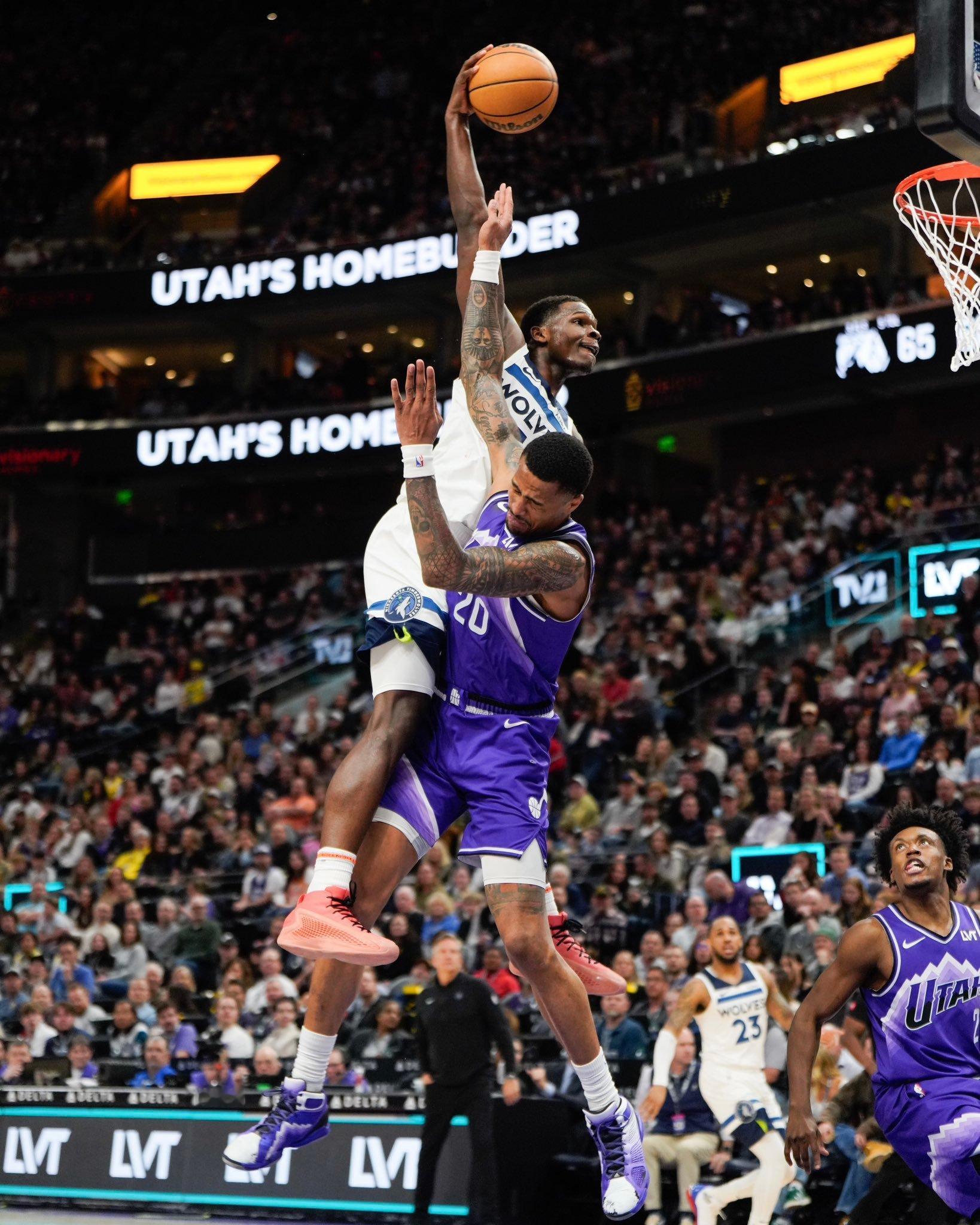 天空才是他的极限！爱德华兹隔扣瞬间！ ​​​