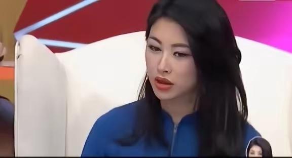 朱珠，有着"红三代”与富商结合的显赫的家庭背景吗？      
      我很