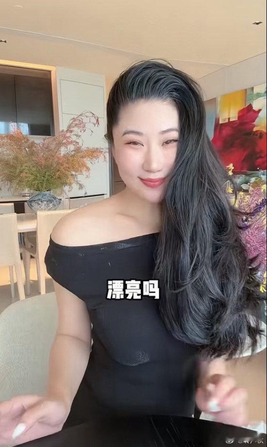 Coco直播间说她长得丑，她回应：姐放下头发依旧能迷倒一大片 ​​​