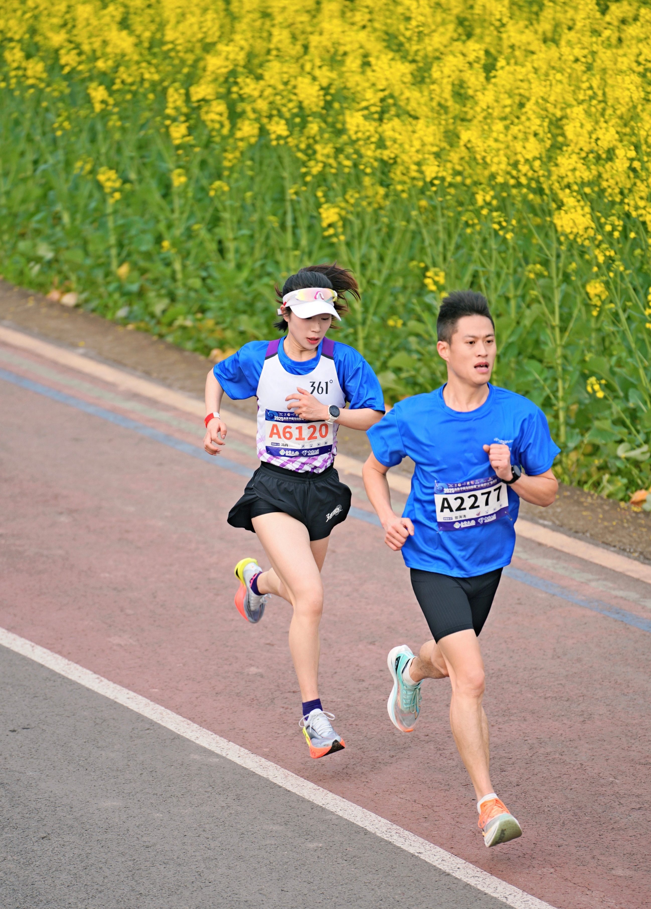 自贡半程马拉松冯丹1:13:29夺冠刷新PB 大幅提升赛会纪录98跑陪你聊跑步 