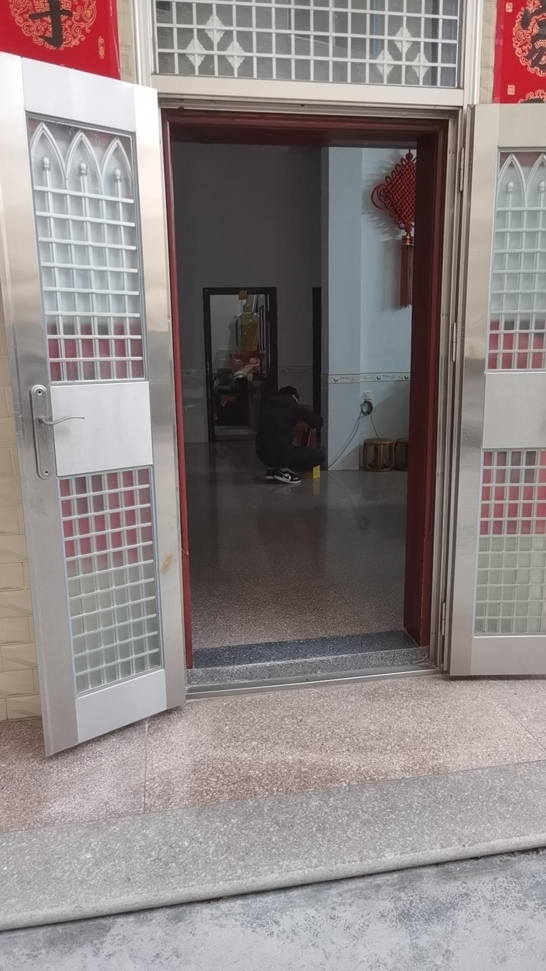 没房子和有房贷哪个更痛苦？
最近两年断供的人越来越多了，
让我不禁思考这样一个问