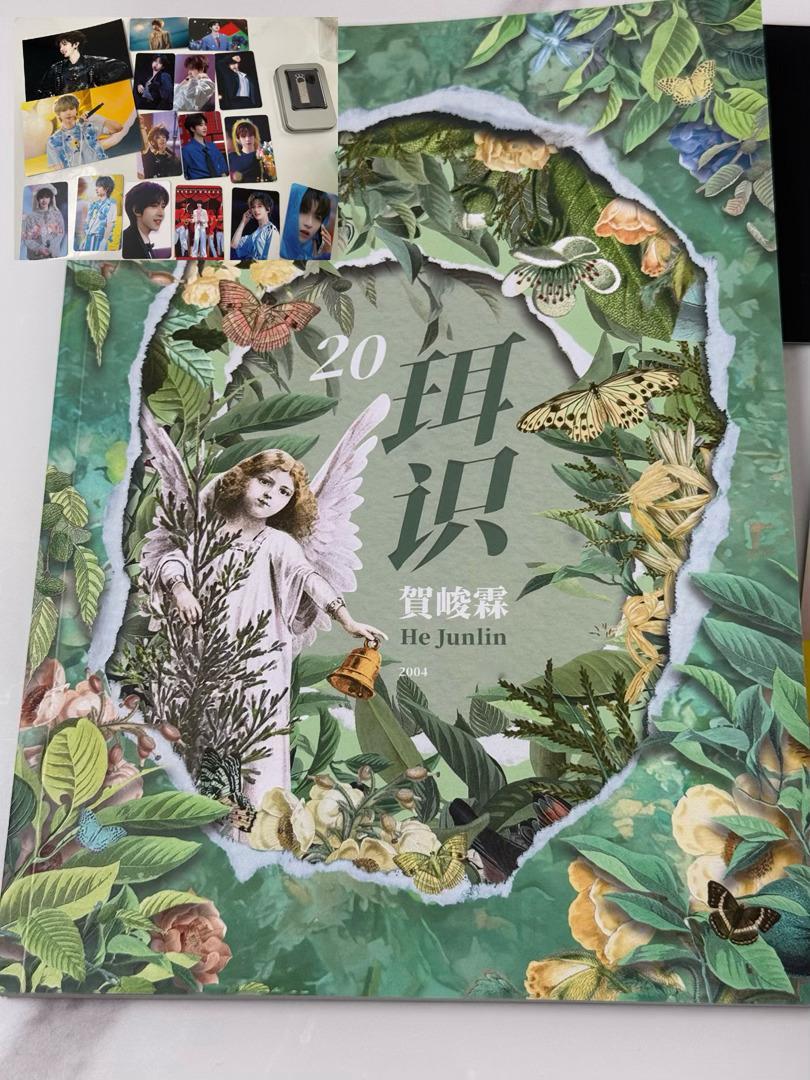 努力老师的pb真的特别美呀…质量也比时代峰峻的好一万倍 还有小卡明信片和优盘也是