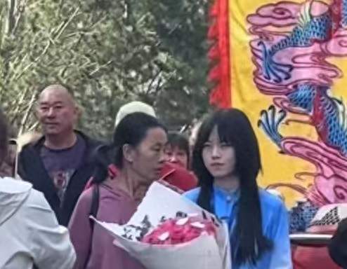 爆哭！亚运电竞首位女冠军回淄博老家，全村敲锣打鼓夹道欢迎🔥