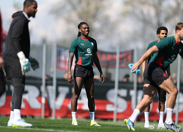 【隆戈】莱奥🇵🇹已康复，但应该会替补待命。普利西奇🇺🇸、恩昆库🇫🇷和