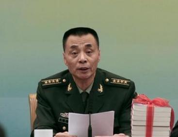 董保存，河北深州人，军旅作家，大校军衔，编审，享受国务院政府特殊津贴。1972年
