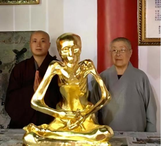 1995年，安徽85岁的尼姑仁义师太临终前告诉徒弟：“我死后不要烧，将我放入大瓮