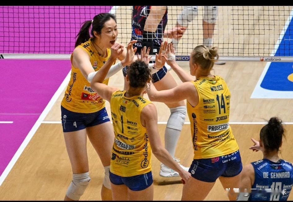 科内“三叉戟”陆续支棱起来，奠定了这场比赛的胜利。
意甲排名第1和第3的球队，撕