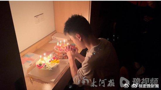 #张志杰姨夫发声#好好的孩子送出去打个比赛死在国外了，别说亲姐亲妈接受不了，我们