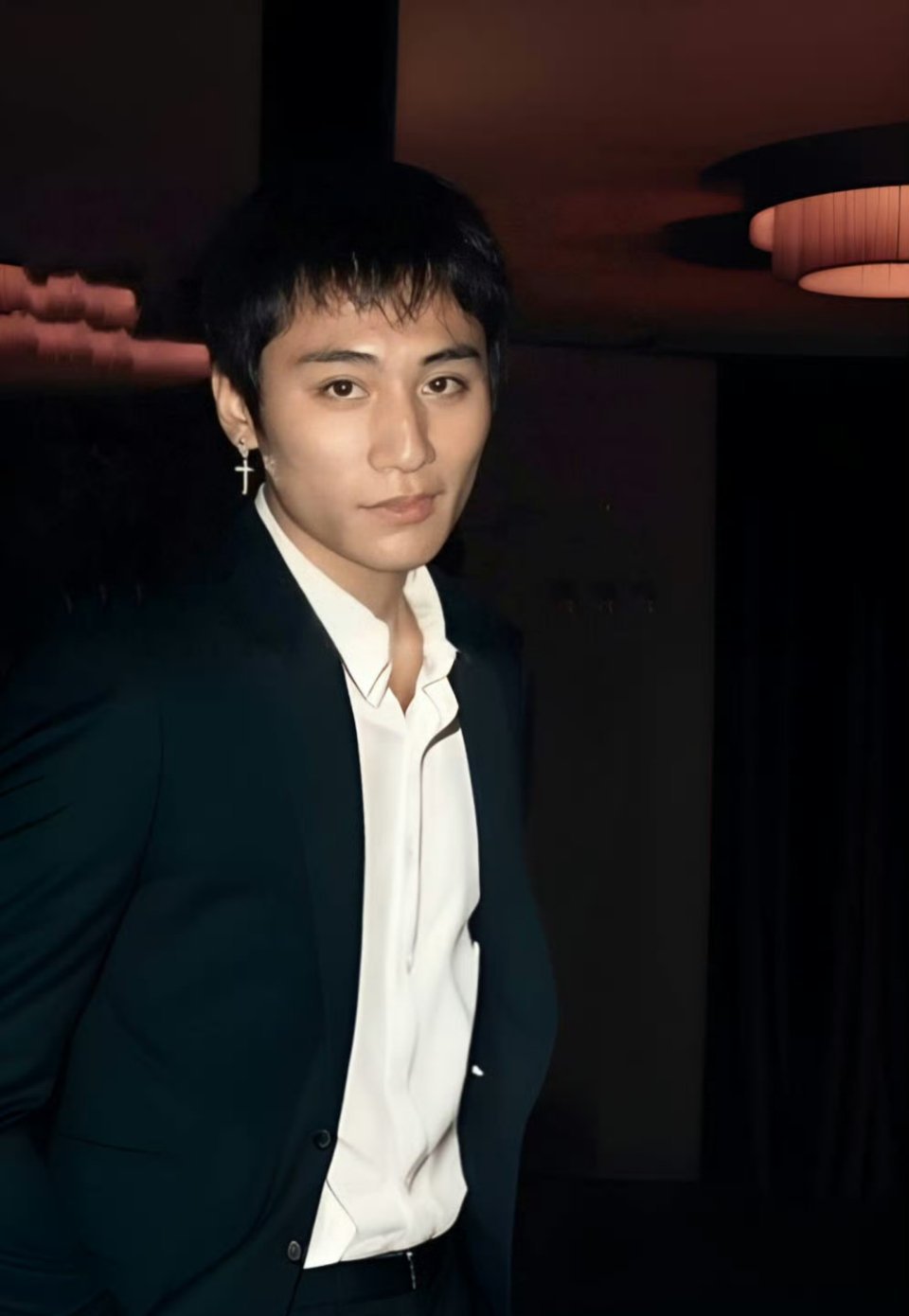 刘烨浓眉大眼的，年轻时候是不是有很多人喜欢？ ​​​