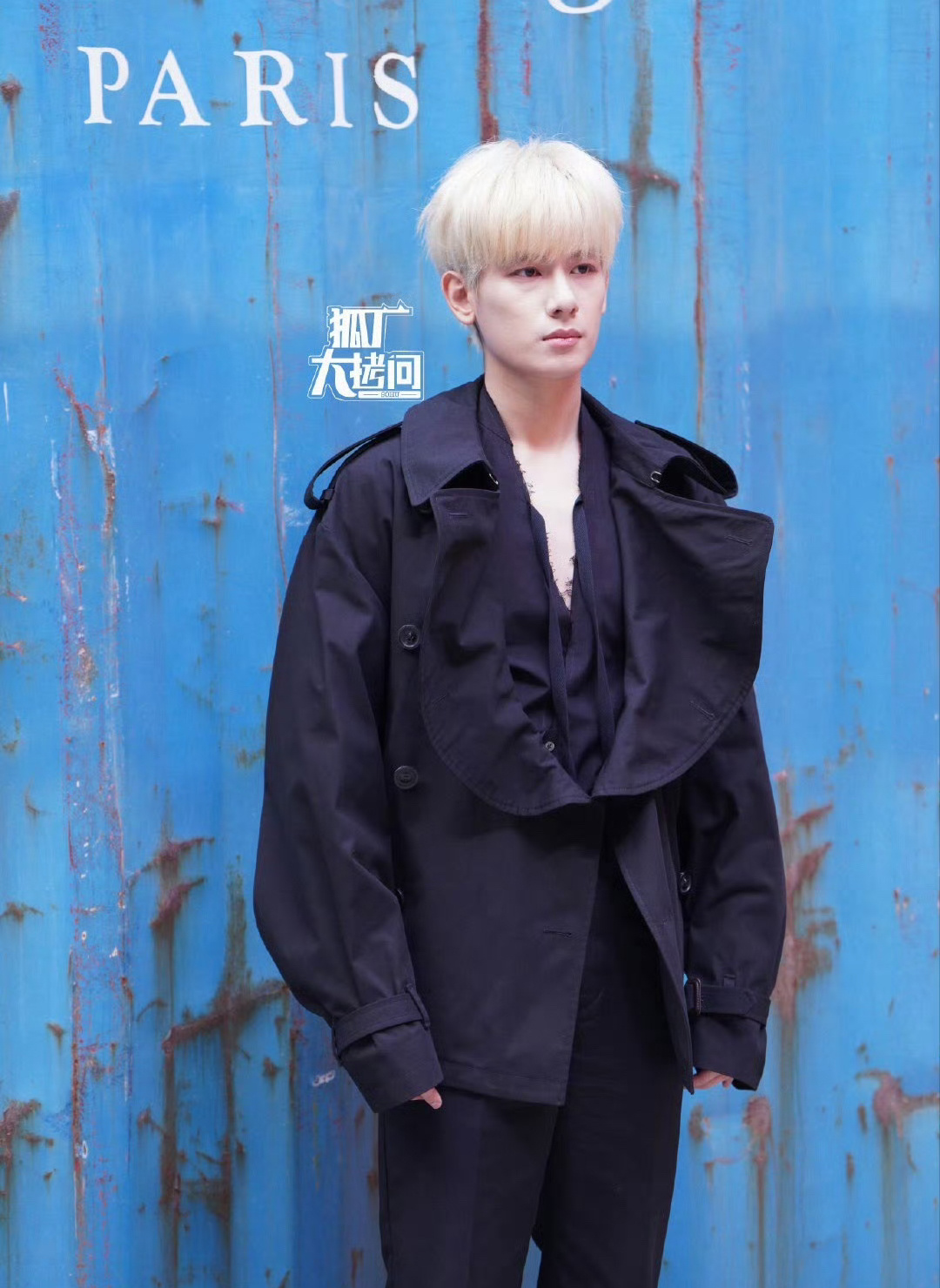 张新成、胡先煦亮相上海时装周品牌大秀，不错哦！ 