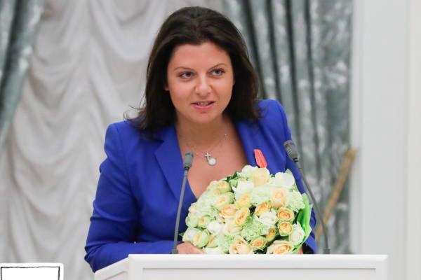 俄媒戳破博弈真相！

俄媒一句“你一再退让，他必然登鼻上脸”，道破国际博弈的残酷