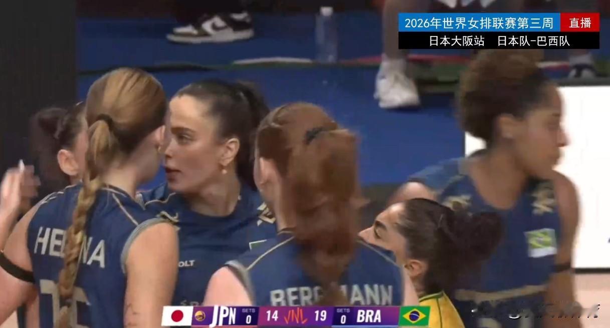 巴西女排依旧是日本女排的克星！佐藤淑乃、和田由纪子在巴西女排强拦网下，已经开始逐