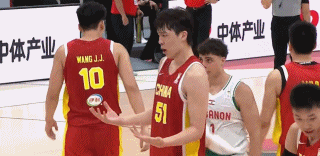 中国男篮vs黎巴嫩男篮小杨的英语还是可以的！对面真的太脏了了！ ​​​